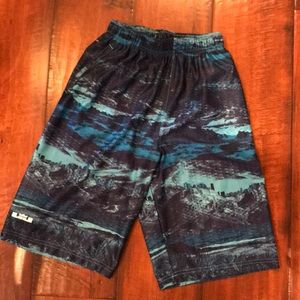 Nike Dri-FIT Big Kids’ Printed Basketball Shorts
